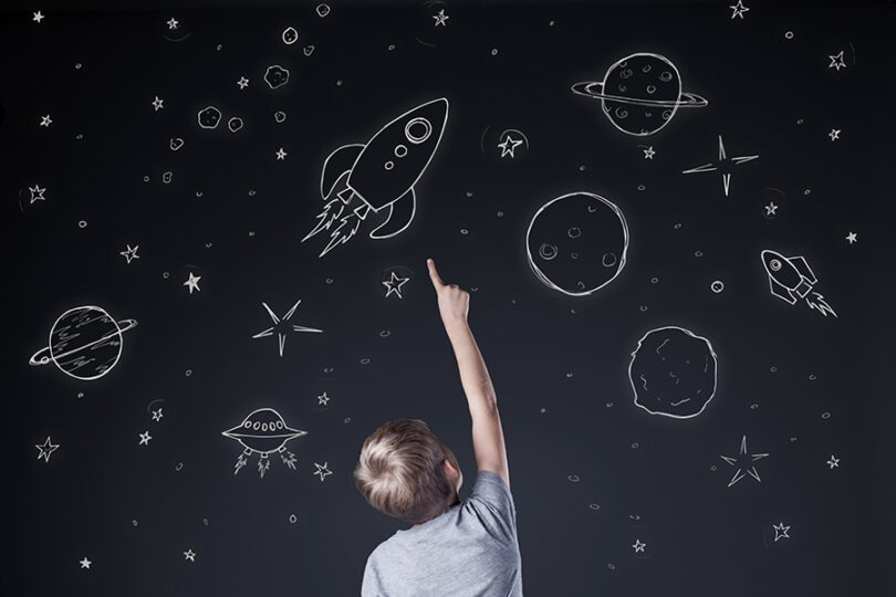 El Planetari torna al Castell de Cornellà! 🌙🔭
Us heu preguntat mai què passa al cel quan arriba Nadal? 
Quines estrelles brillen més aquests dies? 
O on se situaria la mítica Estrella de Betlem?

El diumenge 14 de desembre, el Castell es transformarà en un planetari 360º per descobrir-ho plegats!

Una activitat gratuïta, pensada per a infants de 3 a 8 anys, amb un viatge immersiu per la lluna, el sol i els planetes del nostre cel nadalenc.

👉 Inscripcions obertes des de l’1 de desembre. 
L’aforament és molt limitat i sempre s’omple ràpid, així que… no ho deixeu escapar!

Horaris: 11 h · 11.45 h · 12.30 h
I si veniu en família, aprofiteu per visitar també el Museu Palau Mercader, obert els dies 6 i 8 de desembre.

✨ Us hi esperem per mirar el Nadal amb els ulls ben oberts!
ℹ️ Qualsevol dubte pregunta'ns! 📝 

#PlanetariCornellà #NadalEnFamília #Cultura @museuscornella