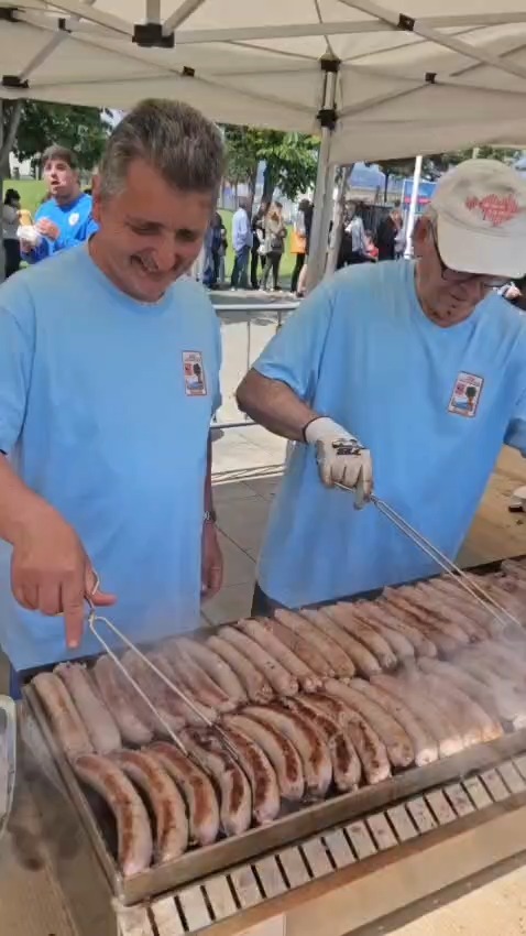 ATENCIÓ CORNELLÀ… QUE COMENCEN LES FESTES! 🎉

Fontsanta-Fatjó es posa en mode festa
i això vol dir només una cosa… 👇

🎺 música al carrer
🔥 correfocs que fan vibrar
💃 ball, concerts i ambient non-stop
🚴‍♀️ activitats per a tothom
🍻 moments que no es repeteixen
💥 Del 7 al 10 de maig
  El barri es transforma en pura energia. 🔥

👨‍👩‍👧‍👦 Vine amb la família, amb amics o com vulguis…
 Però vine amb ganes de passar-ho bé.
⚠️ Perquè això no es veu… ES VIU.
📍 Fontsanta-Fatjó

💬 Amb qui vindràs?

👉🏻 A l’enllaç de la bio 👆 trobaràs les propostes. 

#Cornellà #FestesDeBarri #FontsantaFatjó #Fiesta #PlansEnFamilia #CornellàDeLlobregat @aavv_fontsantafatjo