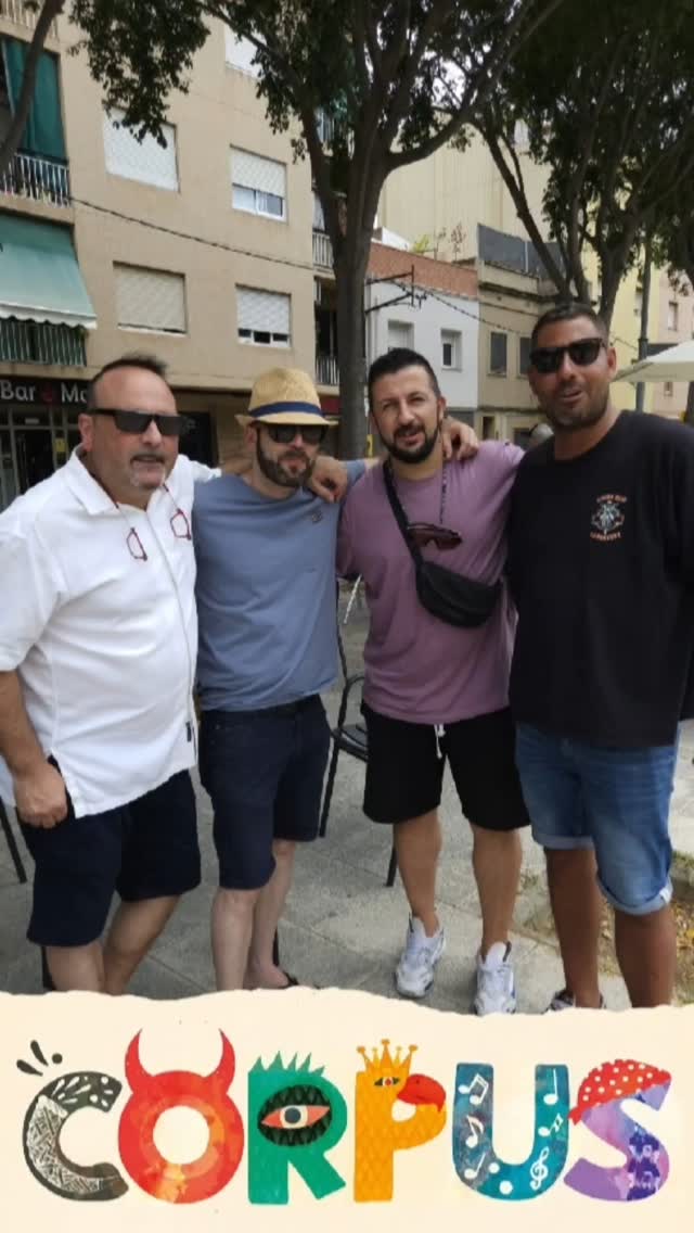 Visca el Corpus! Visca Cornellà! 🎉 💃
Notes aquesta energia? 

És l'esperit de la Festa Major, que ja és present al carrer!
Més de 160 activitats diferents, amb novetats com l’espectacle làser ‘Batec de Llum’ i ‘El Llobregat Suena’. 
També, enguany es recuperen les activitats d’aigua💦!
Gegants, castellers i correfocs… a més de concerts, del Piromusical i de les activitats en tots els barris. 
El Corpus no és una festa, és la festa, i comença ben aviat! 

📆 Del 19 al 22 de juny.
🥳Prepara el teu mocador i les ganes de festa! 🥳

Segueix-nos per conèixer cada detall i no perdre’t res!
Puja una story dient “VISCA EL CORPUS, VISCA CORNELLÀ!” i etiqueta'ns.

#Corpus2025 #CorpusCornellà #FestaMajor2025 #activitatsfamiliars