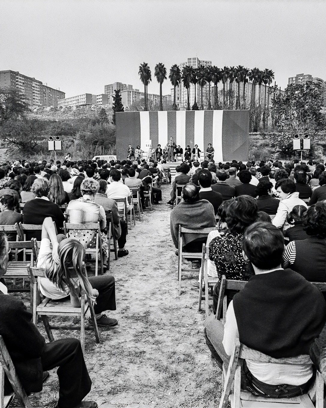 Si busques un pla cultural per a aquests dies a Cornellà, el Museu Palau Mercader t'espera amb dues propostes que connecten directament amb la nostra identitat i història. 🏛️

Després de les vacances de Pasqua, les sales d'exposicions de la ciutat reprenen la seva activitat amb dues mostres imprescindibles sobre la cultura catalana. D'una banda, pots descobrir "Català a l'escola el curs que ve!", una petita exposició que analitza el paper fonamental de Cornellà en la recuperació de la llengua durant el franquisme. ✍️

D'altra banda, la mostra "Imaginar, compartir i construir" reivindica el llegat del Congrés de Cultura Catalana com un motor de transformació social i democràtica. Totes dues propostes ens recorden que la participació ciutadana és la clau per definir el nostre futur. 🤝

Aprofita diumenge per apropar-te al museu i submergir-te en aquest recorregut històric tan necessari. T'esperem de 10 a 14 h! 🕒

👉Més informació al web: www.queferacornella.cat

#museupalaumercader #culturacornella #historiadecatalunya #cornella #patrimonicultura @museuscornella