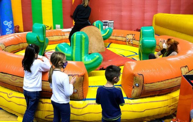La Fira Infantil de Nadal de Cornellà torna, amb les mateixes tarifes i amb més activitats.