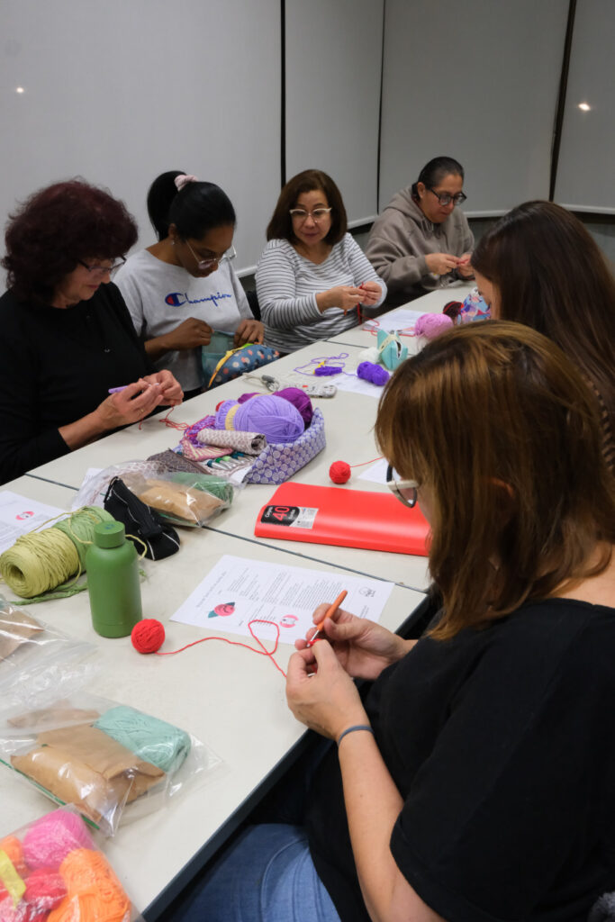 Darrers dies per apuntar-se als cursos dels centres cívics de Cornellà 📚
Fins al divendres 25 de setembre estan obertes les inscripcions per a la programació de tardor dels centres cívics de la Gavarra, Sant Ildefons i el PELL.

L’oferta inclou cursos i tallers de cuina, escriptura creativa, idiomes, ioga i tècniques de relaxació, zumba, ball en línia, gimnàstica hipopressiva, arts plàstiques i moltes altres propostes per continuar aprenent i gaudint del temps lliure.

Consulta la programació del quart trimestre de 2026 i informa’t dels canals d’inscripció de cada centre.

Inscriu-t’hi abans que acabi el termini!
📅 Inscripcions: Fins al 25 de setembre.
📍 Centres cívics de la Gavarra, Sant Ildefons i PELL
🎟️ Places i condicions: segons cada curs

📍 Centre Cívic del PELL
Av. del Baix Llobregat, s/n
☎️ 93 475 35 77
🌐 www.parcesportiullobregat.com

📍 Centre Cívic de Sant Ildefons
c. Gerdera, s/n
☎️ 93 375 63 29
📩 ccsildefons@aj-cornella.cat

📍 Centre Cívic de la Gavarra
Centre Cultural Joan N. García-Nieto
c. Mossèn Andreu, 13-19, 4a planta
☎️ 93 376 20 11
📩 ccgavarra@aj-cornella.cat

#queferacornella #cornelladellobregat #cornella #centrescivics