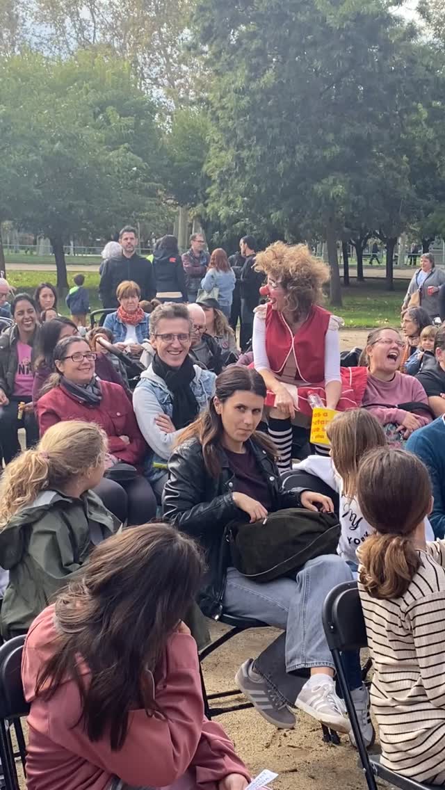 🤡 Malgrat la pluja, el show al Tot Esperant Pallassos ha continuat!! 🤡 Aquest matí hem pogut gaudir tots junts d'espectacles de pallassos i pallasses al parc de Can Mercader🍃 Quin ha sigut el teu preferit??

Volem donar les gràcies a totes les companyies, a les que han pogut actuar i a les que finalment no ho han pogut fer. Segur que ens tornem a trobar moooolt aviat a Cornellà! @fipallassoscornella

I a també gràcies a vosaltres, als cornellanencs i cornellanenques, per voler passar, un cop més, matins de rialles amb els espectacles de pallassos!!!

#fipallassoscornella #pallassos #cornella #cornellà #queferacornella #cornelladellobregat