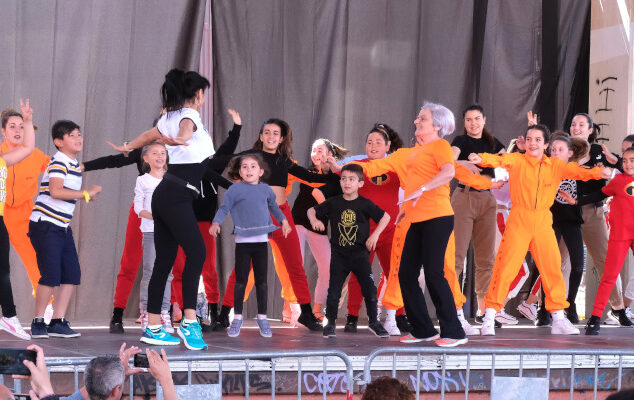 Cornellà commemora el Dia Internacional de la Dansa.