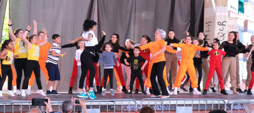 Cornellà commemora el Dia Internacional de la Dansa.
