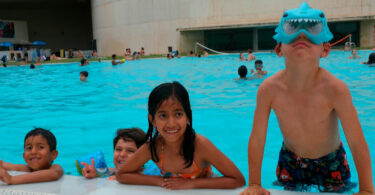 Comença la temporada d'estiu a les piscines exteriors de Cornellà de Llobregat.