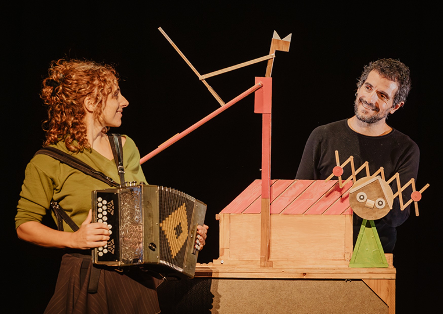 🎭✨ Arrenquem la temporada del #CornellaEscena amb “Cinc minuts” de la cia. De_paper! ⏱️ 5 minuts poden ser 300 segons, dues cançons, la vida d’un floc de neu… o mig metre d’un caragol 🐌
Perquè... Quant duren exactament 5 minuts?

🗓️ Diumenge 1 de febrer, 12 h, a l'Auditori de Sant Ildefons
👧🧒 A partir de 4 anys. 
🎫 Entrades amb un preu de 6,5 €. Fes clic a l'enllaç del perfil!

#queferacornella #culturacornella #teatre #cornella #cornelladellobregat