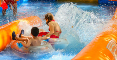 Activitats d'aigua a la festa major de Cornellà de Llobregat.