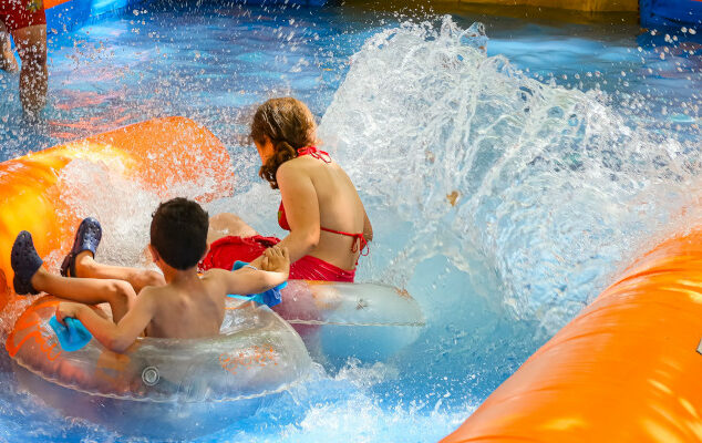 Activitats d'aigua a la festa major de Cornellà de Llobregat.