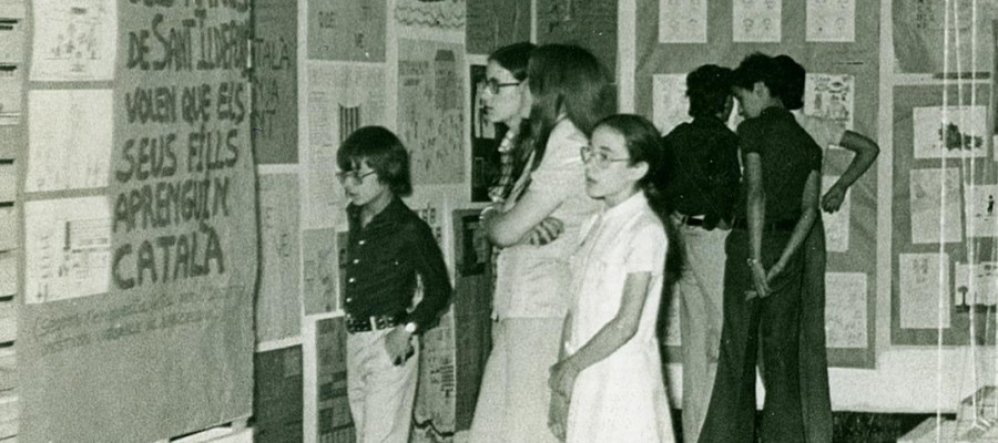 Mini exposició al Museu Palau Mercader sobre la recuperació del català a les escoles.