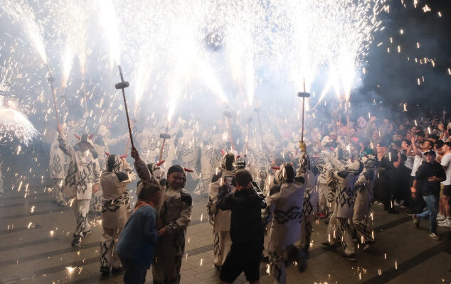 Cornellà de Llobregat repetirà el corndefoc de festa major, suspès per la pluja.