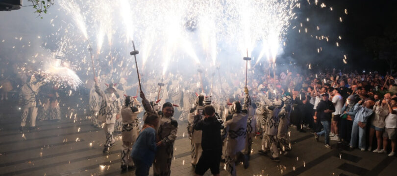 Cornellà de Llobregat repetirà el corndefoc de festa major, suspès per la pluja.
