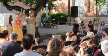 Programació infantil al carrer a Cornellà de Llobregat amb A Peu d'Escena, Menuts!