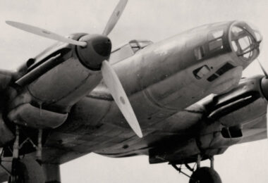 'SOTA LES BOMBES' és l'exposició que arriba aquests dies al Museu Palau Mercader de Cornellà de Llobregat.