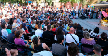 Espectacles a l'aire lliure en el Festival de Pallassos de Cornellà.