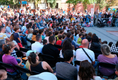 Espectacles a l'aire lliure en el Festival de Pallassos de Cornellà.