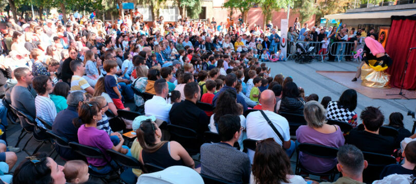 Espectacles a l'aire lliure en el Festival de Pallassos de Cornellà.